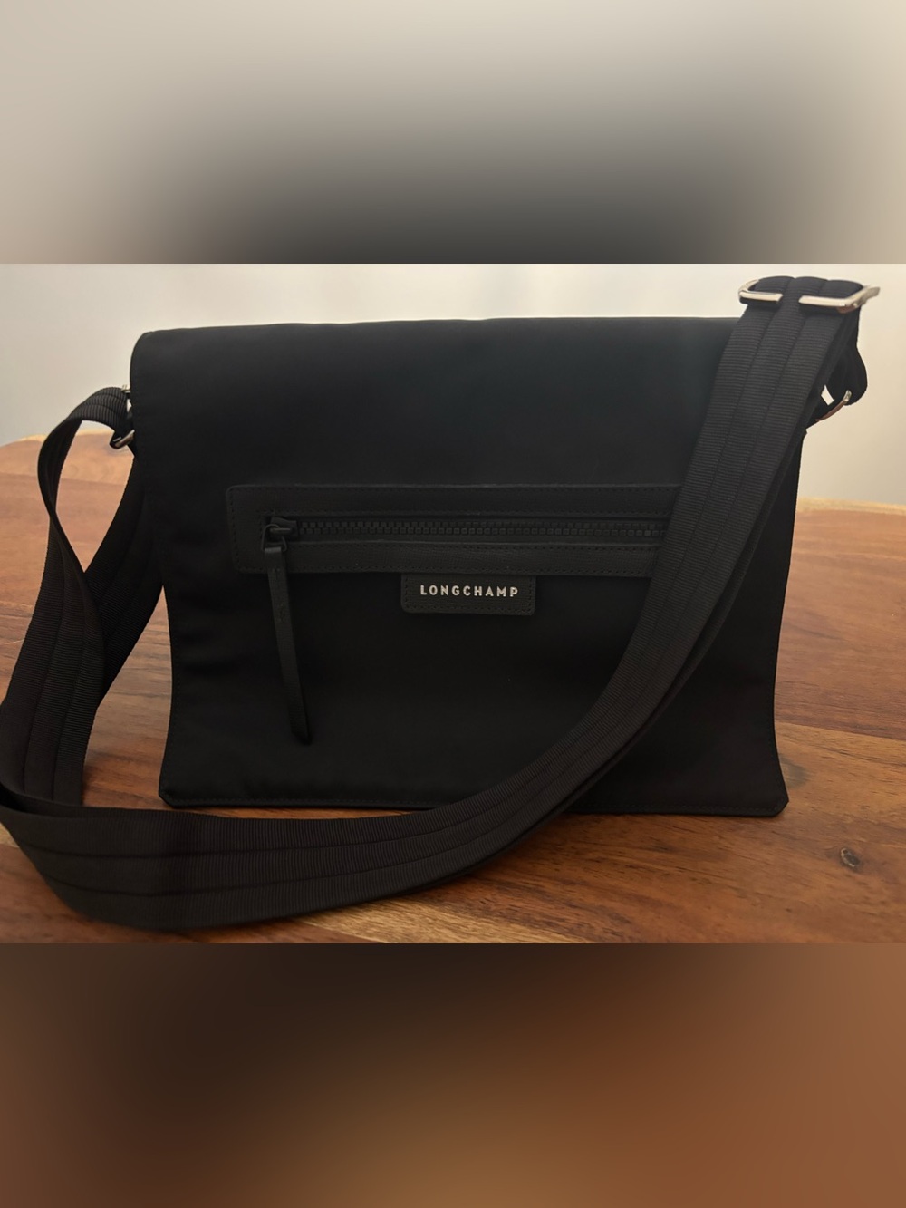 Longchamp | Le Pliage Neo Nylon Crossbody Messenger Bag | Black - Picture 2 of 9